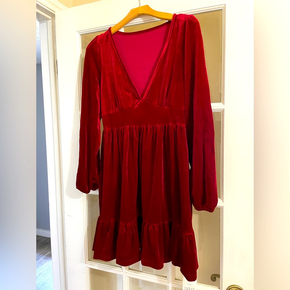 Halara burgundy holiday dress. Velvet